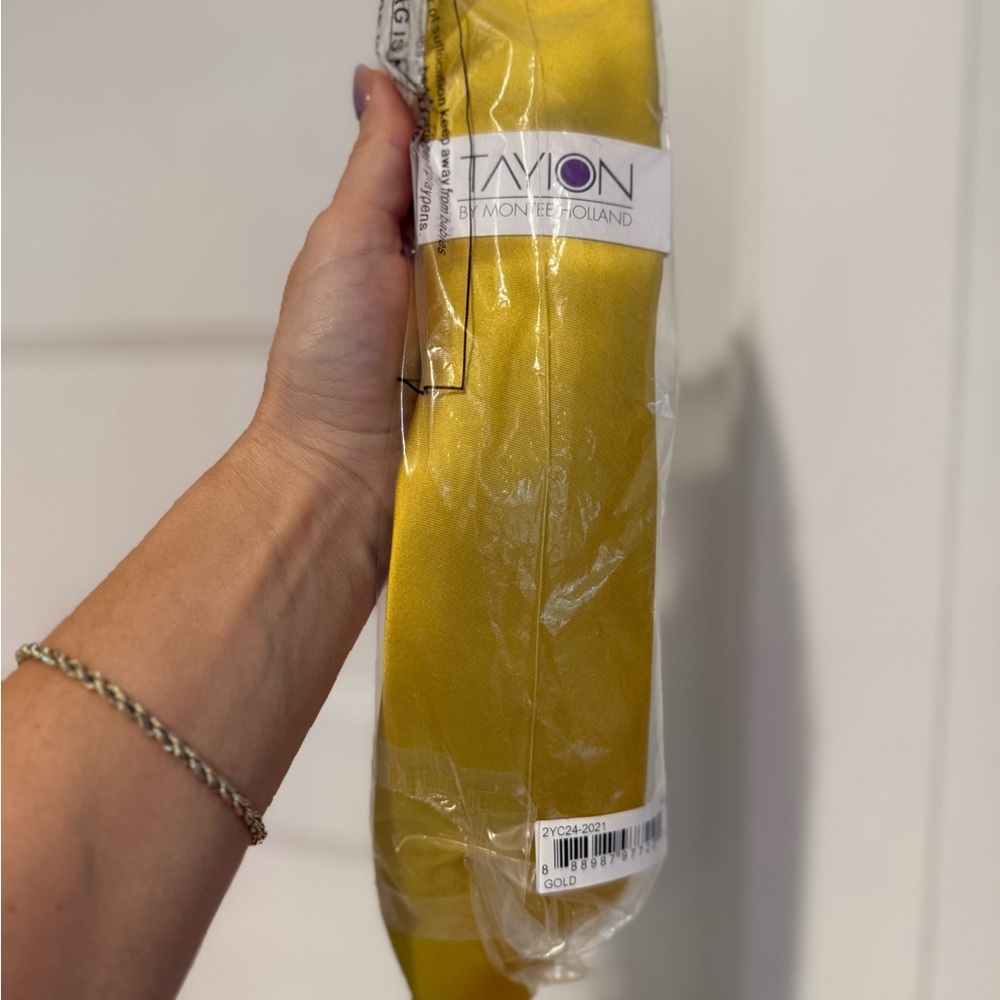 NEW Tavion Gold Satin Tie